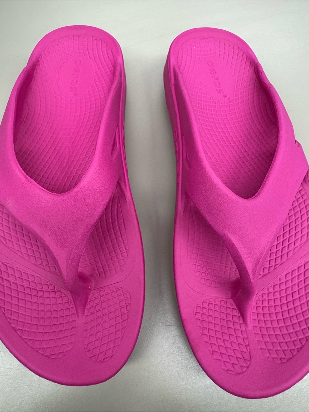 OOFOS Hot Pink Women's Recovery Flip Sandals